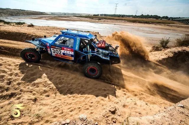 1489646279679195.jpg 890476384650417786.jpg